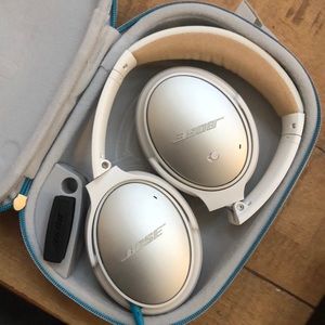 Bose QuietComfort 25 Noise Cancelling headphones